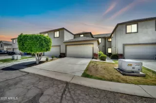 Photo #3: 6862619 Listing