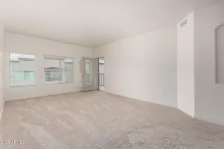 Photo #6: 6862681 Listing