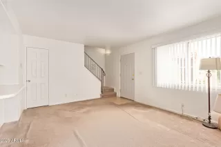 Photo #5: 6862817 Listing