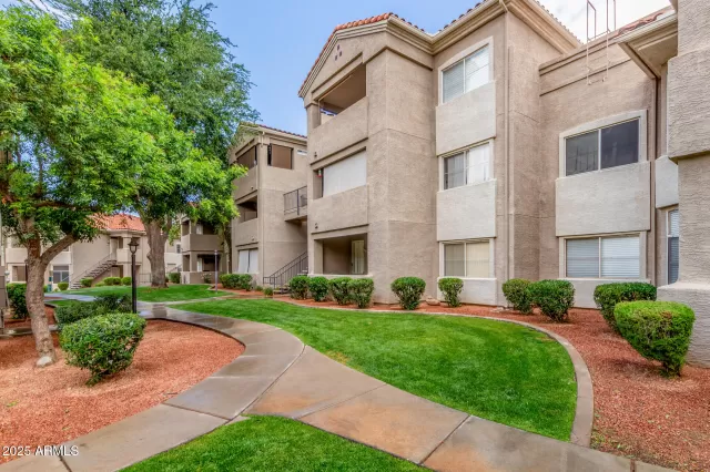 MLS: 6863133 Condo For Sale