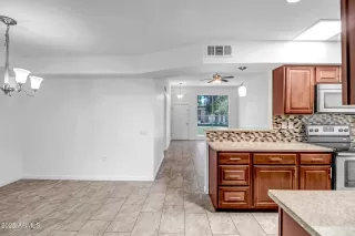 Photo #4: 6863192 Listing