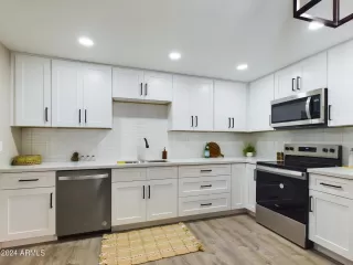 Photo #3: 6863272 Listing