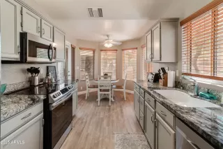 Photo #5: 6863299 Listing