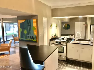 Photo #2: 6863338 Listing 