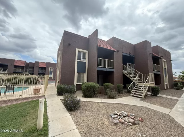 MLS: 6863397 Condo For Sale