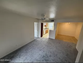 Photo #4: 6863397 Listing