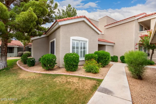 MLS: 6863409 Condo For Sale