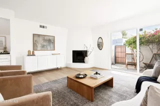 More Details about MLS # 6863498 : 1631 E GARDENIA AVENUE