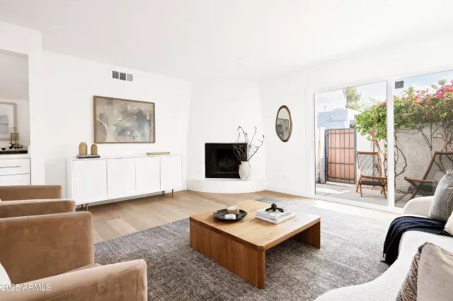 MLS: 6863498 Condo For Sale