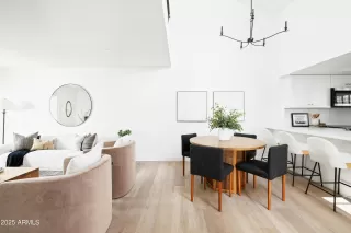 Photo #2: 6863498 Listing 