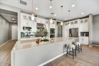 Photo #1: 6863506 Listing