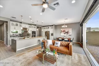 Photo #2: 6863506 Listing