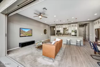 Photo #4: 6863506 Listing