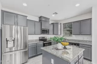 Photo #5: 6863569 Listing 