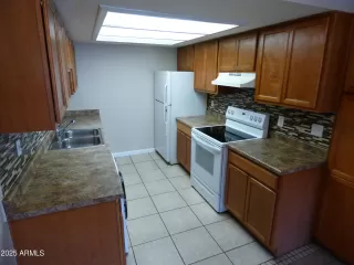 Photo #4: 6863696 Listing