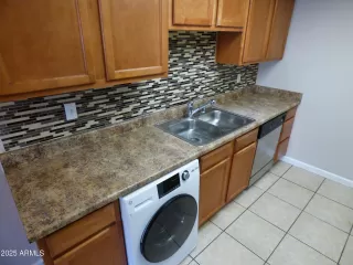 Photo #6: 6863696 Listing