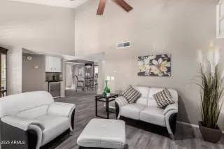 Photo #6: 6863851 Listing 