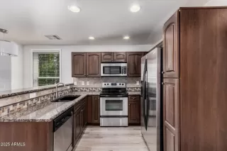 Photo #2: 6863870 Listing 