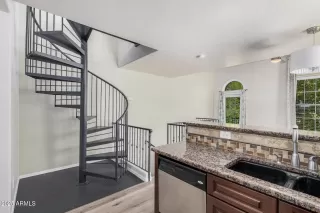 Photo #3: 6863870 Listing 