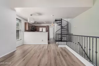 Photo #5: 6863870 Listing 