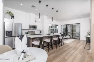 Photo #2: 6863903 Listing