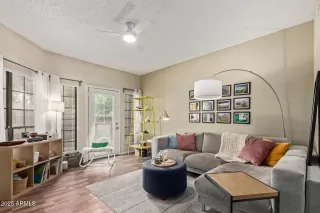 Photo #2: 6863954 Listing 