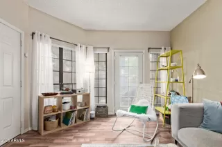 Photo #3: 6863954 Listing 