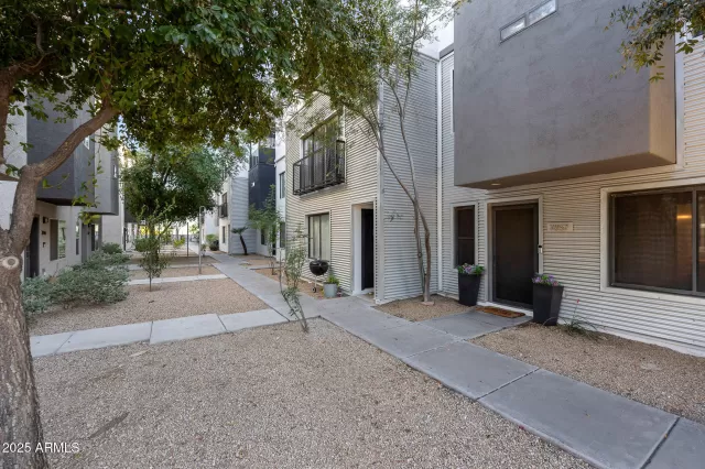 MLS: 6863966 Condo For Sale