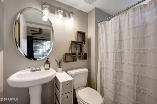 Photo #3: 6863966 Listing