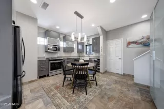 Photo #5: 6863966 Listing