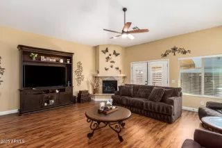 Photo #5: 6863999 Listing 