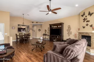 Photo #6: 6863999 Listing 