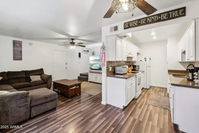 MLS: 6864003 Condo For Sale