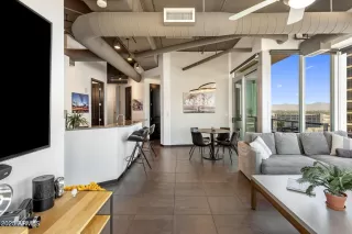 Photo #5: 6864270 Listing