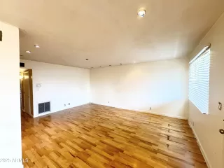 Photo #1: 6864294 Listing 