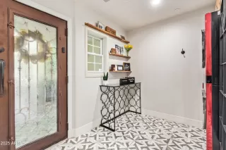 Photo #1: 6864429 Listing