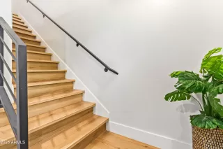 Photo #4: 6864429 Listing