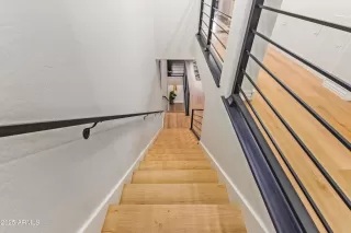 Photo #5: 6864429 Listing