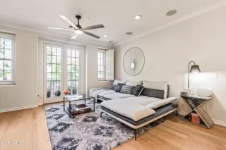 Photo #6: 6864429 Listing