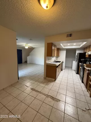 Photo #3: 6864535 Listing 