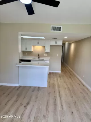 Photo #5: 6864649 Listing