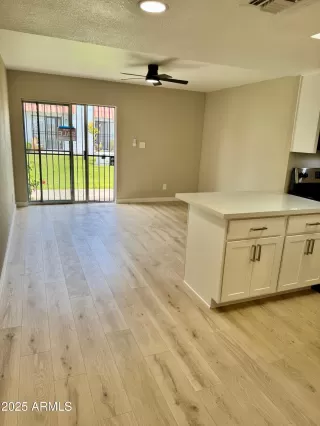 Photo #6: 6864649 Listing