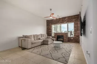 Photo #5: 6864670 Listing 