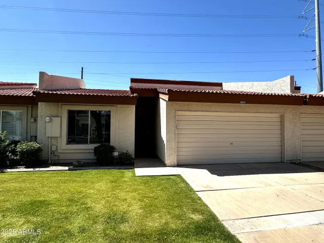 MLS: 6864796 Condo For Sale