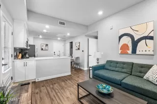 Photo #6: 6865160 Listing 