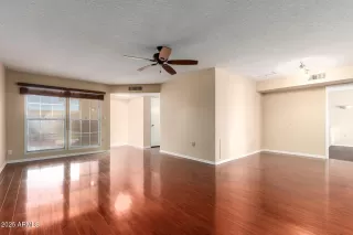 Photo #4: 6865169 Listing