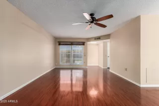 Photo #5: 6865169 Listing