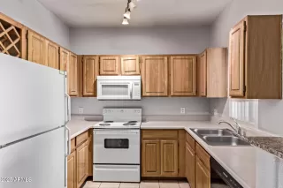 Photo #2: 6865369 Listing 