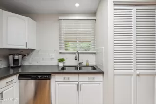 Photo #4: 6865493 Listing