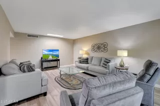 Photo #2: 6865524 Listing